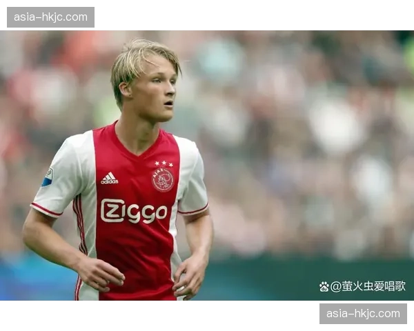 青春风暴对决：阿贾克斯虽败犹荣，萨卡&加维闪耀未来